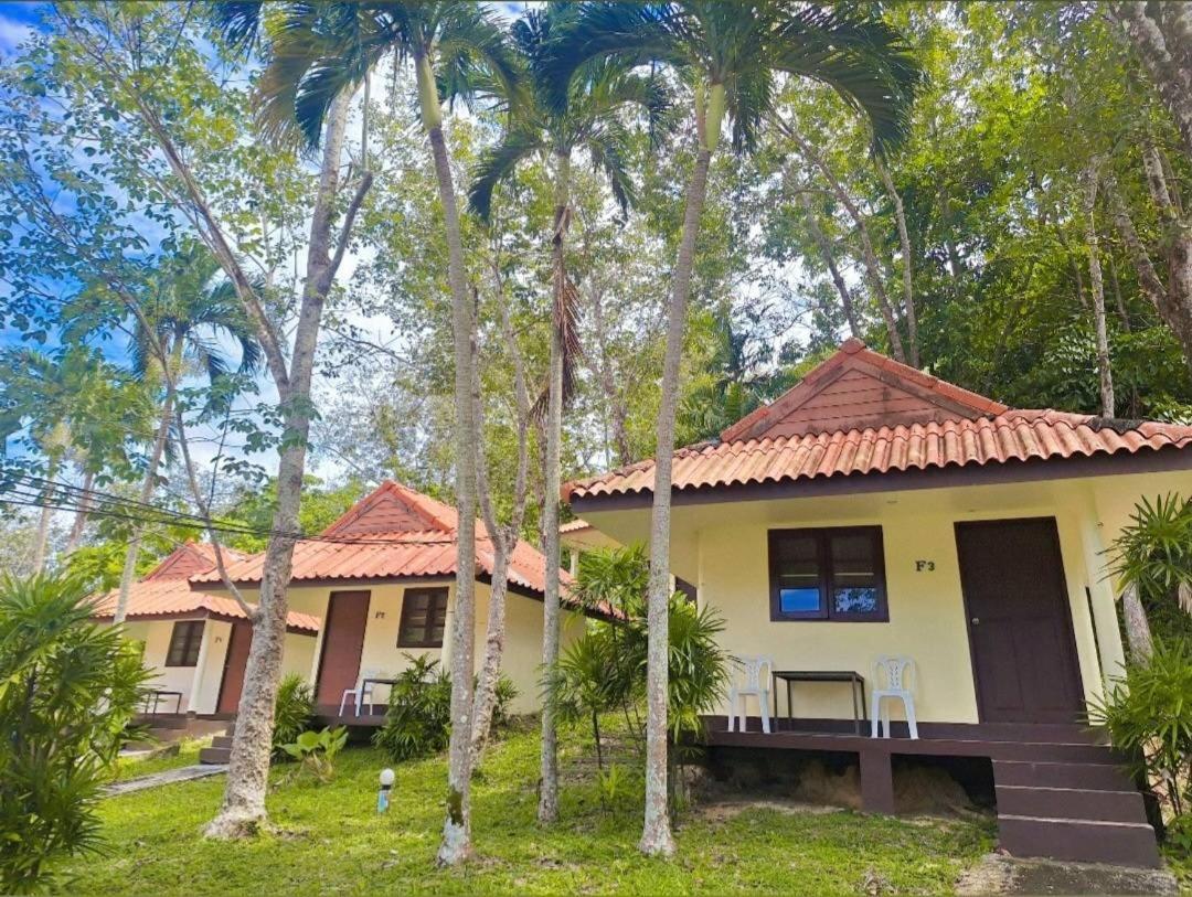 Koh Mook Rubber Tree Bungalows Extérieur photo