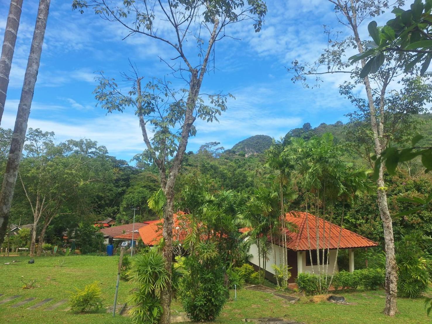 Koh Mook Rubber Tree Bungalows Extérieur photo